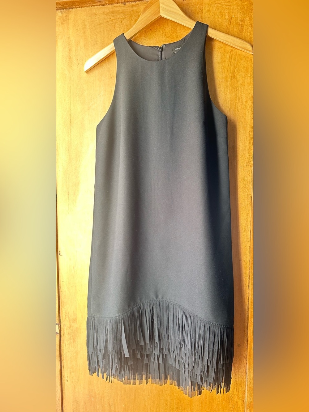 Flirty BANANA REPUBLIC Black Sleeveless SHIFT DRESS W/Fab Fringe Detail (2P)
